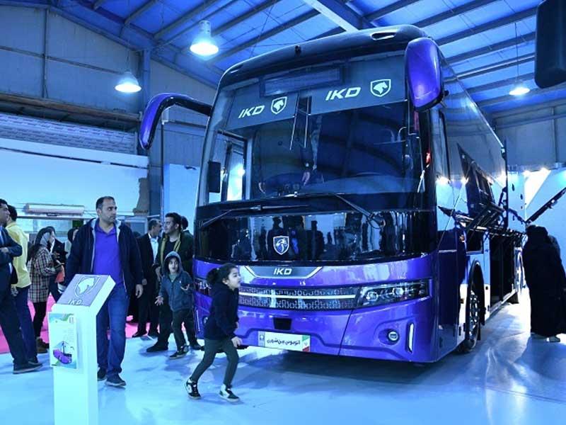 استقبال از اتوبوس بین‌شهری «سریر» ایران خودرو دیزل در نمایشگاه خودرو اهواز