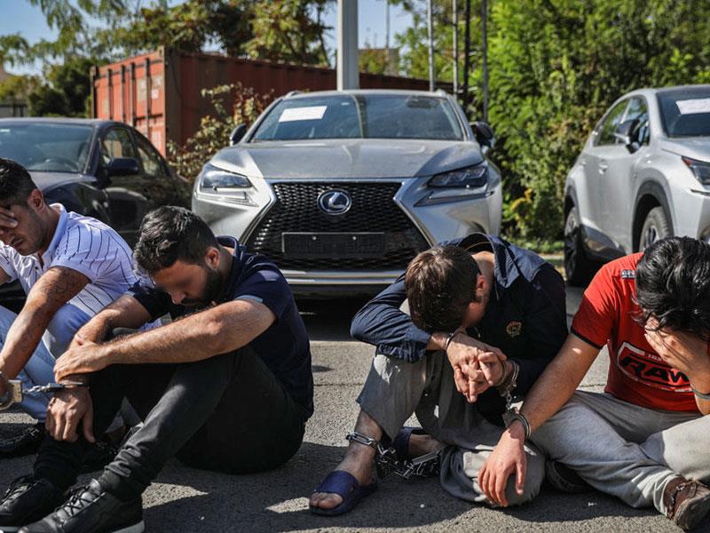 تصاویر دستگیری سارقان خودروهای لوکس شهر تهران توسط پلیس آگاهی