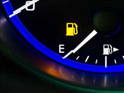 با چراغ بنزین روشن چند کیلومتر می‌توان رانندگی کرد؟