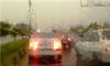 بارش باران در محورهای مواصلاتی 4 استان/ ممنوعیت تردد وسایل نقلیه سنگین در هراز و چالوس